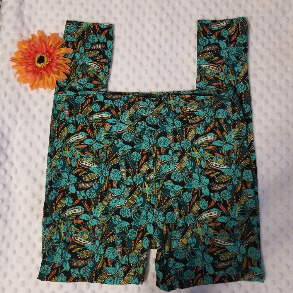 Tall and Curvy LuLaRoe Leggings